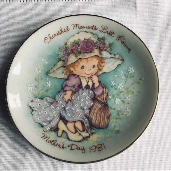 Cherished Memories Avon Collectible plates - Picture 5 of 8